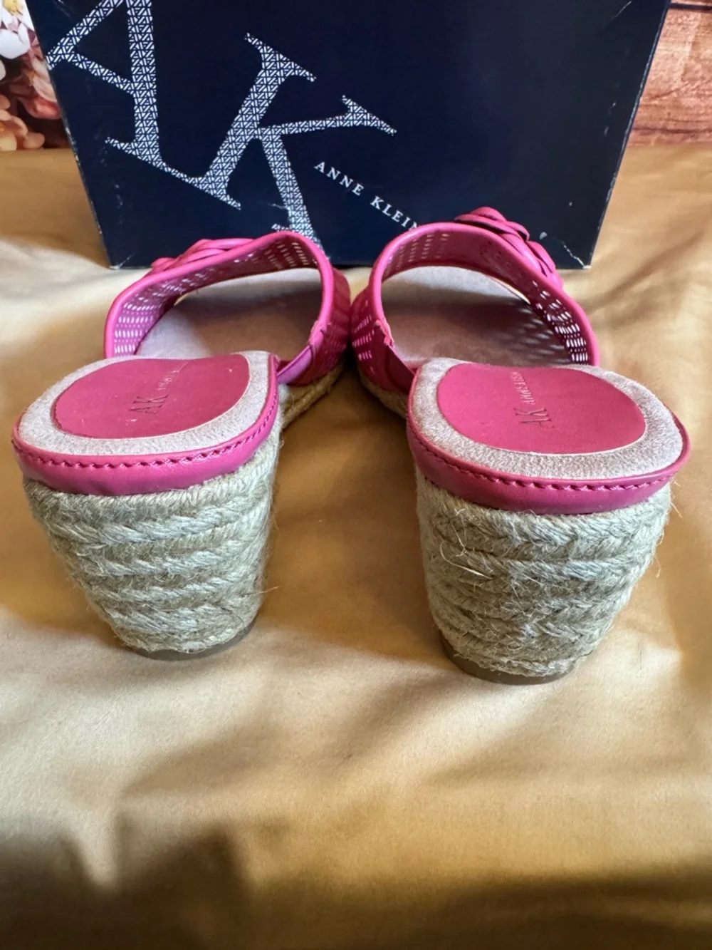 NWT Anne Klein AK Philomena Pink Floral Slide Sandals Espadrille Wedge Sz 8.5M
